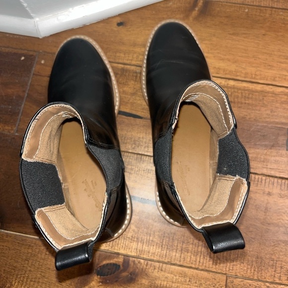 Universal Thread Women's Black Pre Owned Pearl Chelsea Boots in Size 7 - Picture 5 of 9